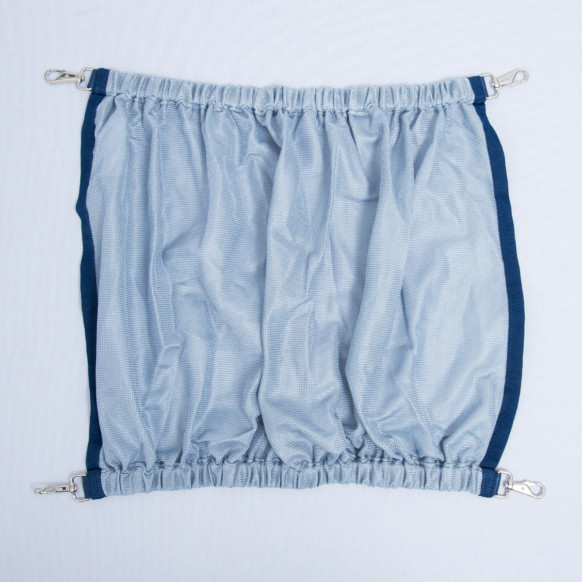 Bucas Bauchlatz Fliegendecke Buzz-Off Belly Pad, hellblau, Produkt allein auf weißem Hintergrund.