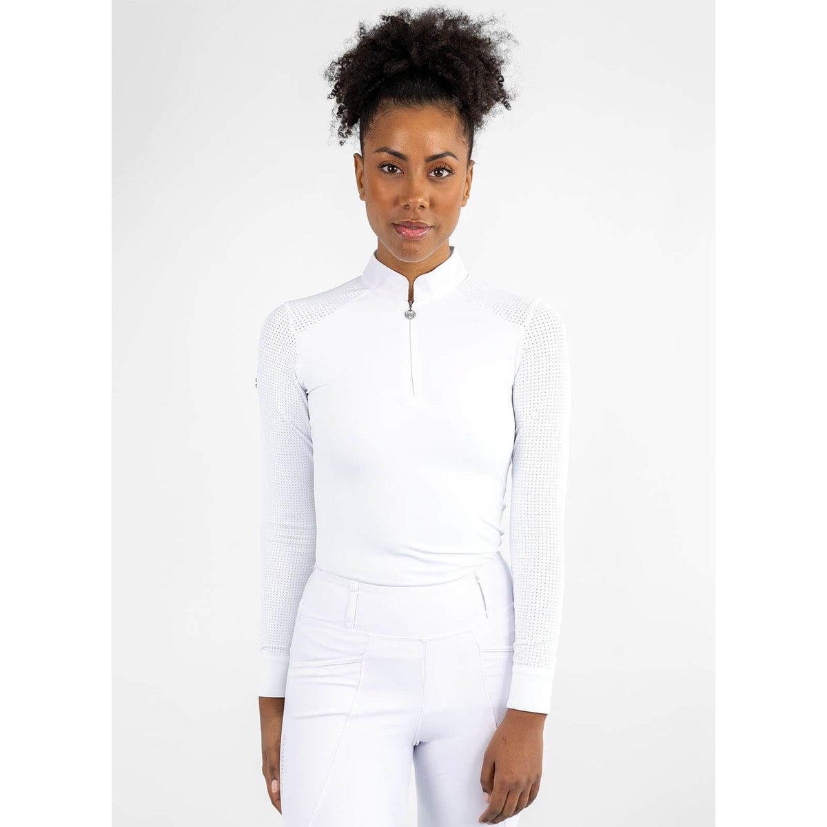 Turniershirt Damen Air Show Langarmshirt, White, Person trägt das Shirt.