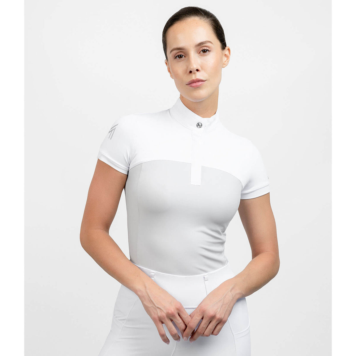 Turniershirt Era Short Sleeve Show Shirt, Glacier, Model trägt das Turniershirt.