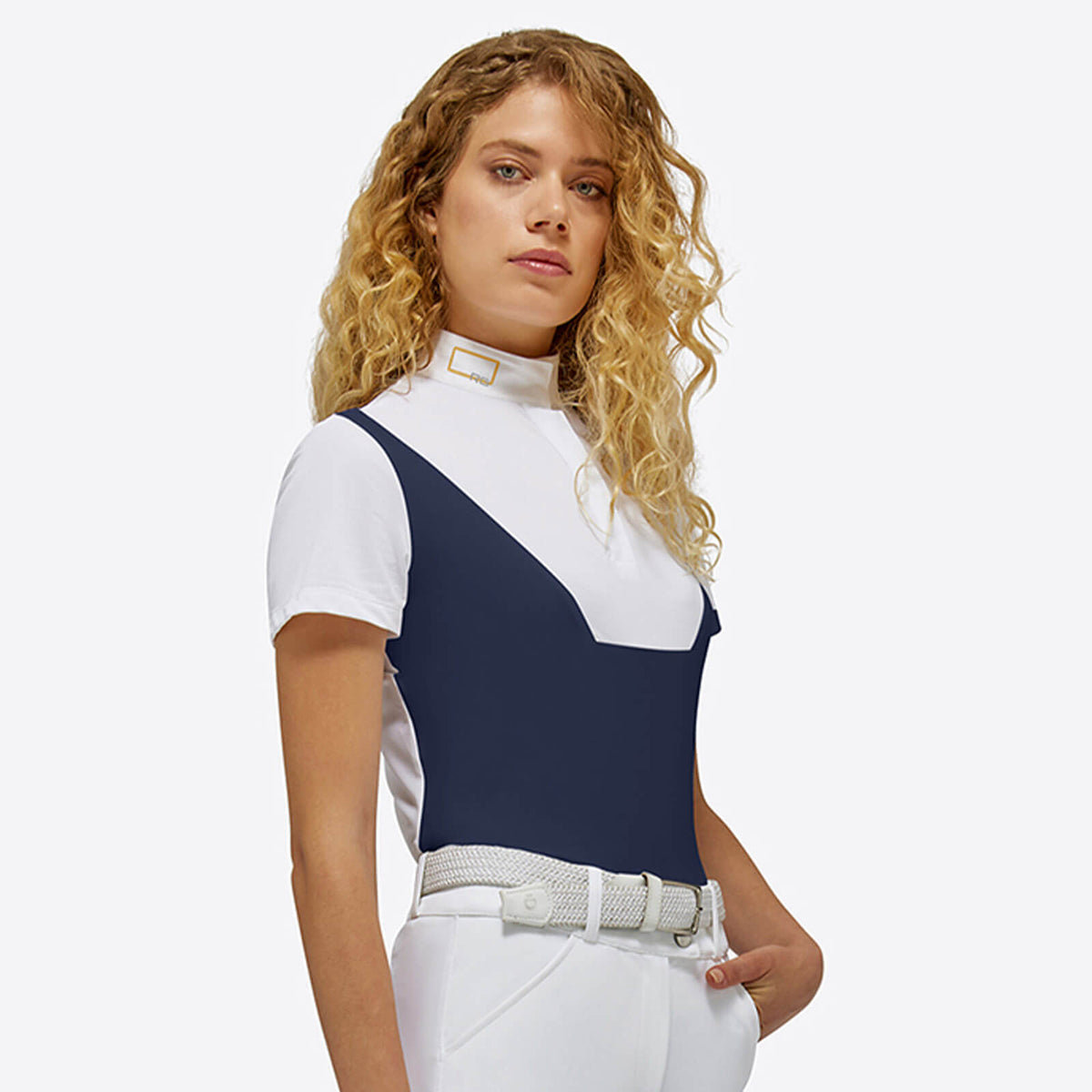 Turniershirt Damen RG Jersey S/S Competition Button Polo Shirt Kurzarm, Weiß, Person trägt das Shirt.