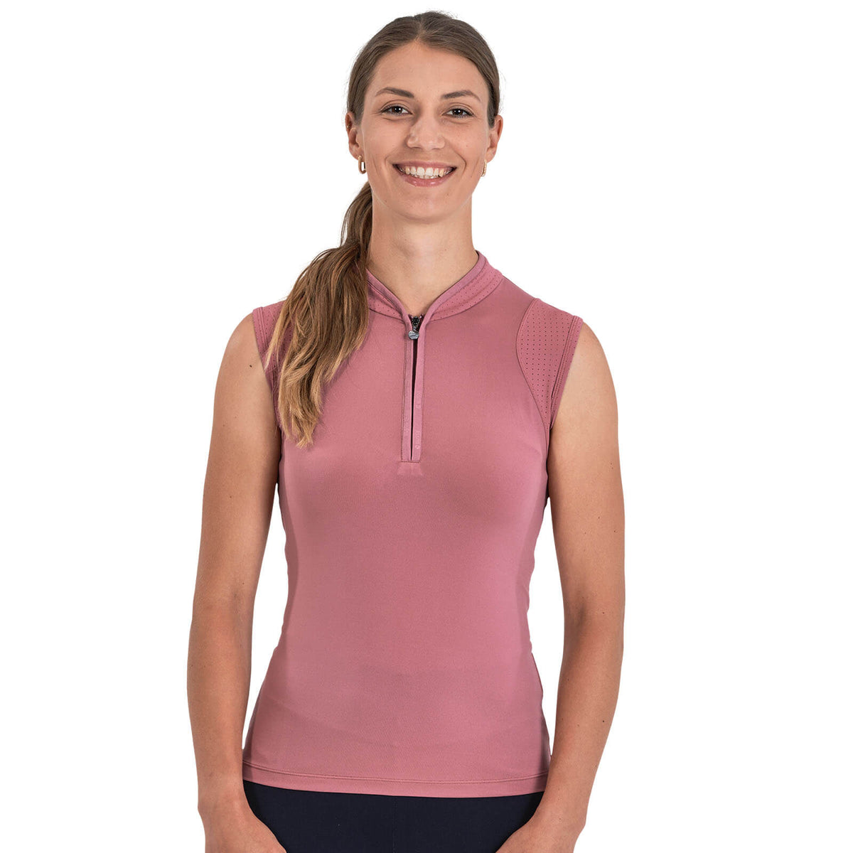 BUSSE Shirt Damen Felia Tech Ärmellos Tank-Top, Wild Rose, Frau trägt das Shirt.