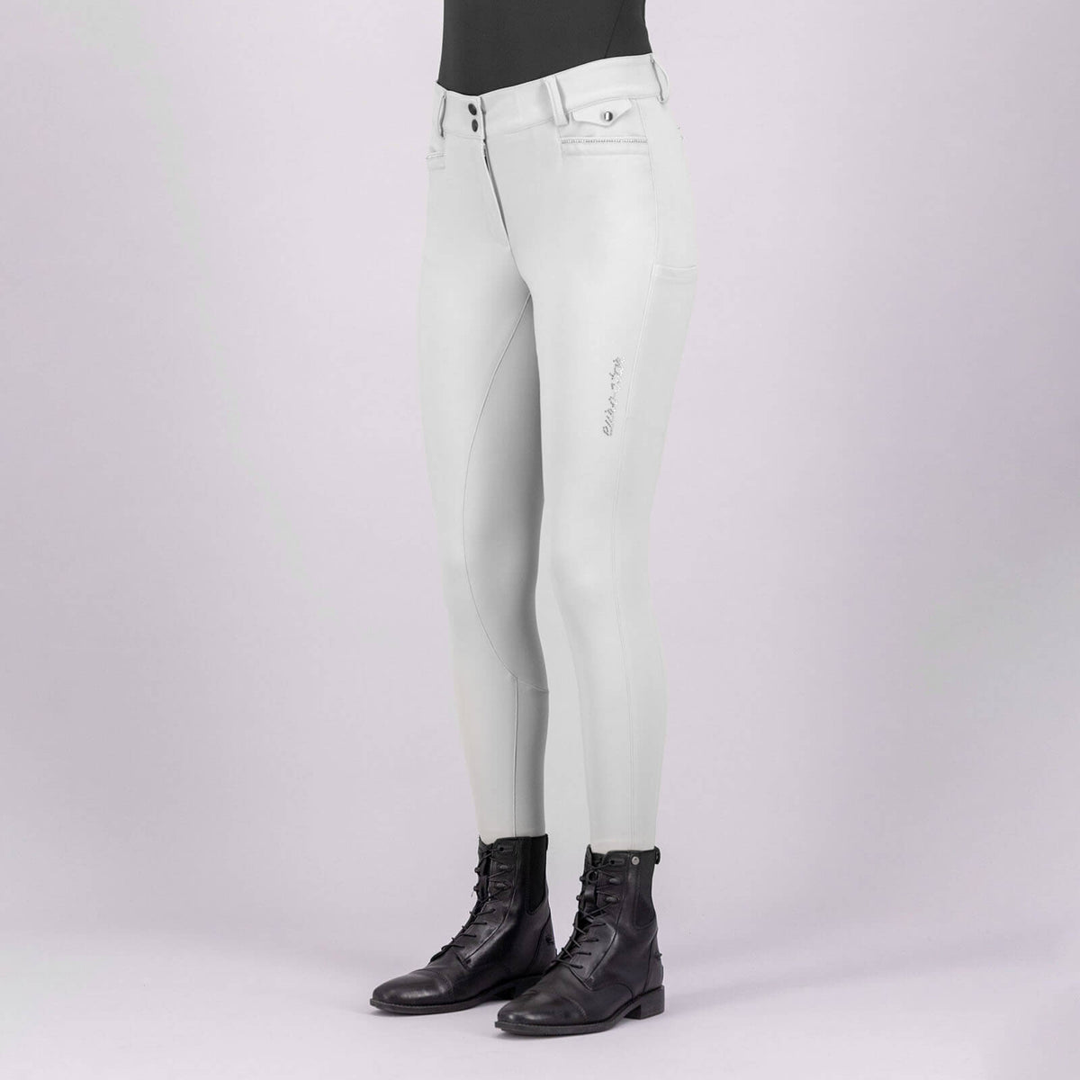 Reithose Damen Full-Grip ESArielle Grip Connect FS 2023 Damenreithose Vollbesatz, White, an Modell getragen.