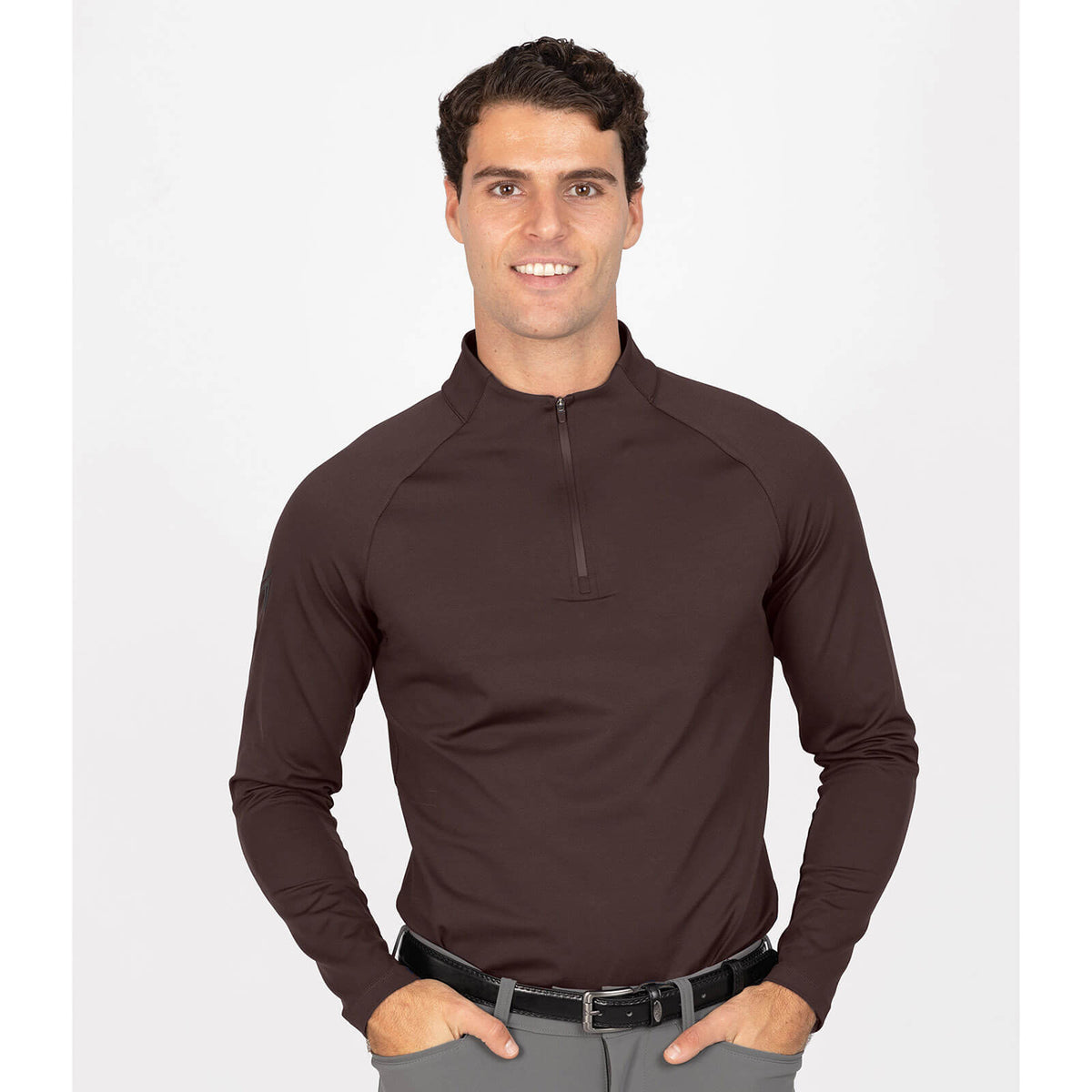 Baselayer Herren Langarm Code Funktionsshirt, Chocolate, Mann trägt das Shirt.