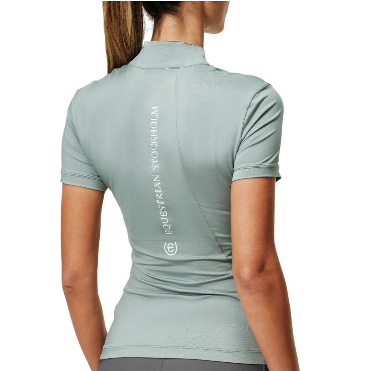 Equestrian Stockholm Baselayer Damen Shortsleeve UV Protection Mint Green T-Shirt, Mint Green, Frau trägt das Produkt.