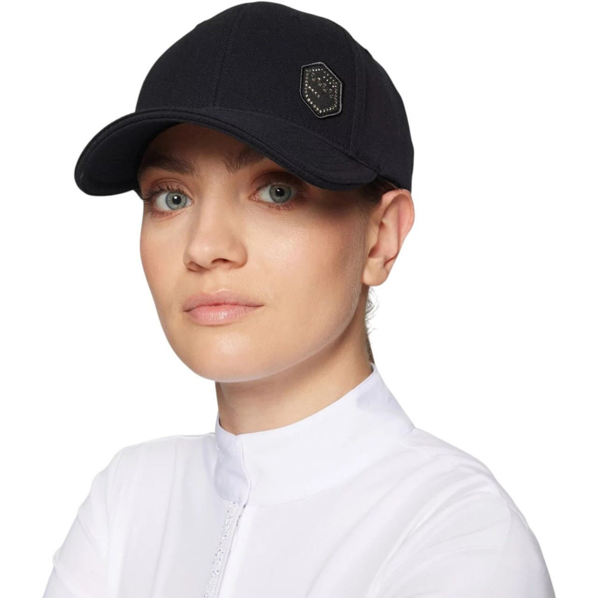 Samshield Cap Damen Sandie FS 2026 Kappe, Black Metal Eclipse, Person trägt die Kappe.