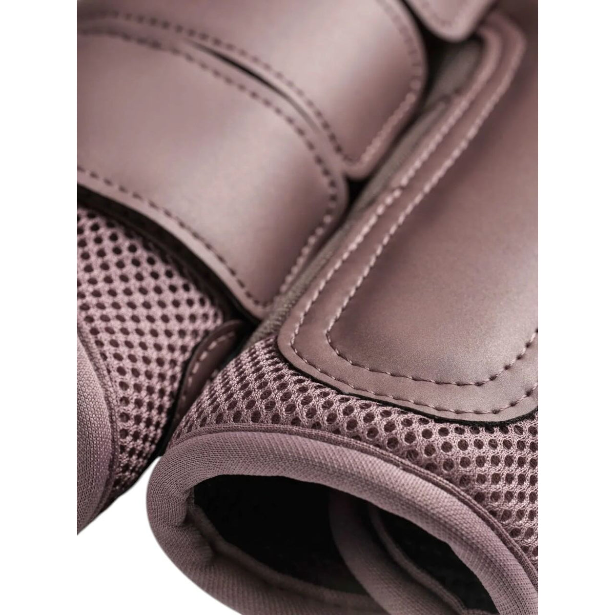 Equestrian Stockholm Dressurgamaschen Mesh Anemone Gamaschen, Anemone, Detailaufnahme der Gamaschen.