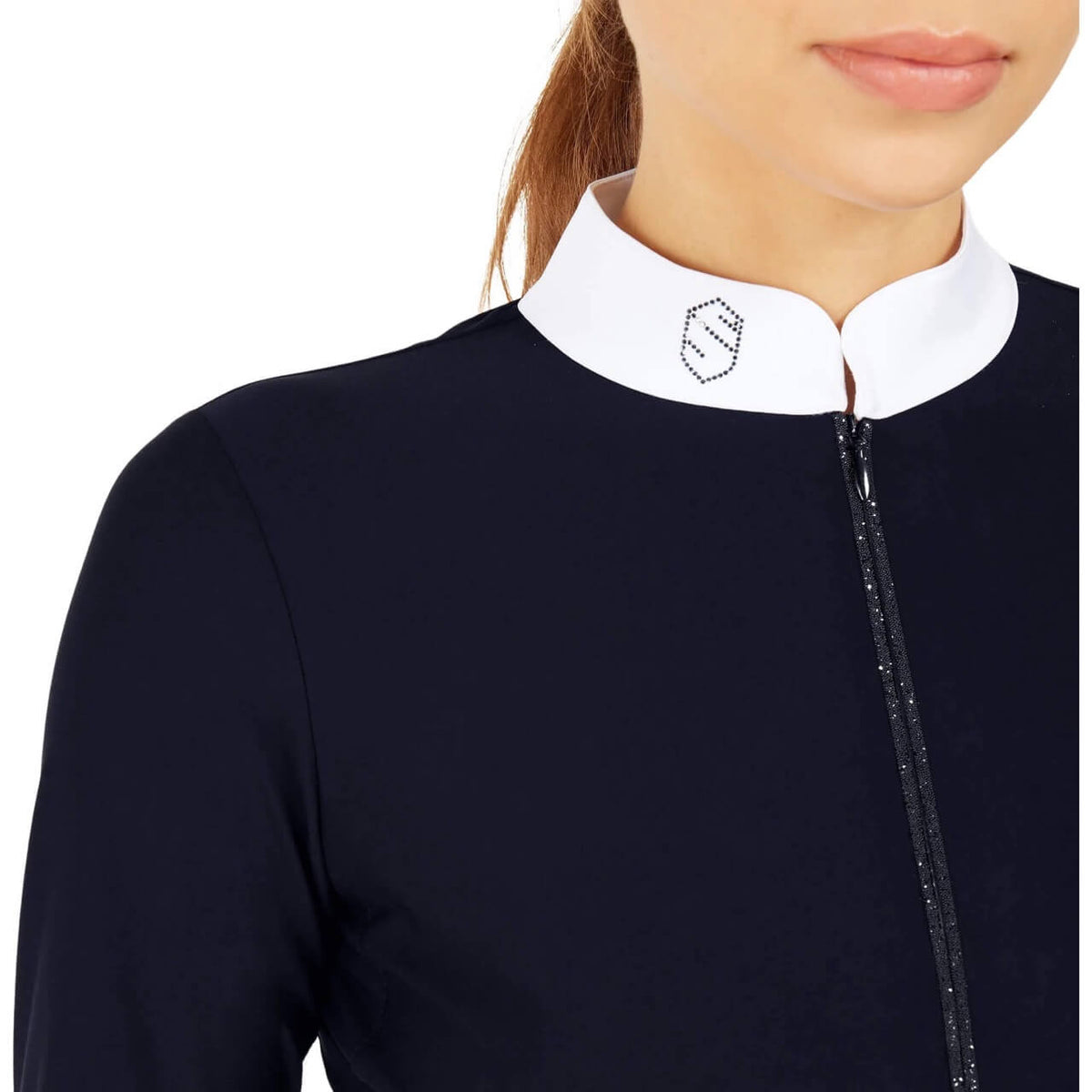 Samshield Turniershirt Damen Aloise Long Sleeve, Navy, Detailaufnahme an Frau.