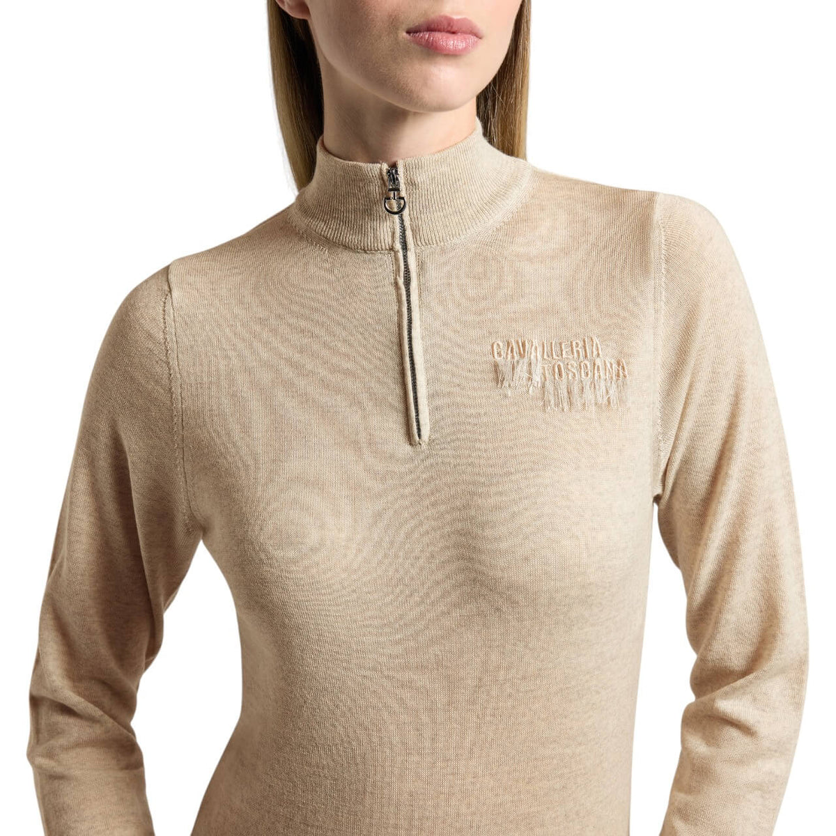 Rollkragenpullover Damen Merinos FS 2025 Turtleneck, Beige, Person trägt den Half-Zip Rollkragenpullover.