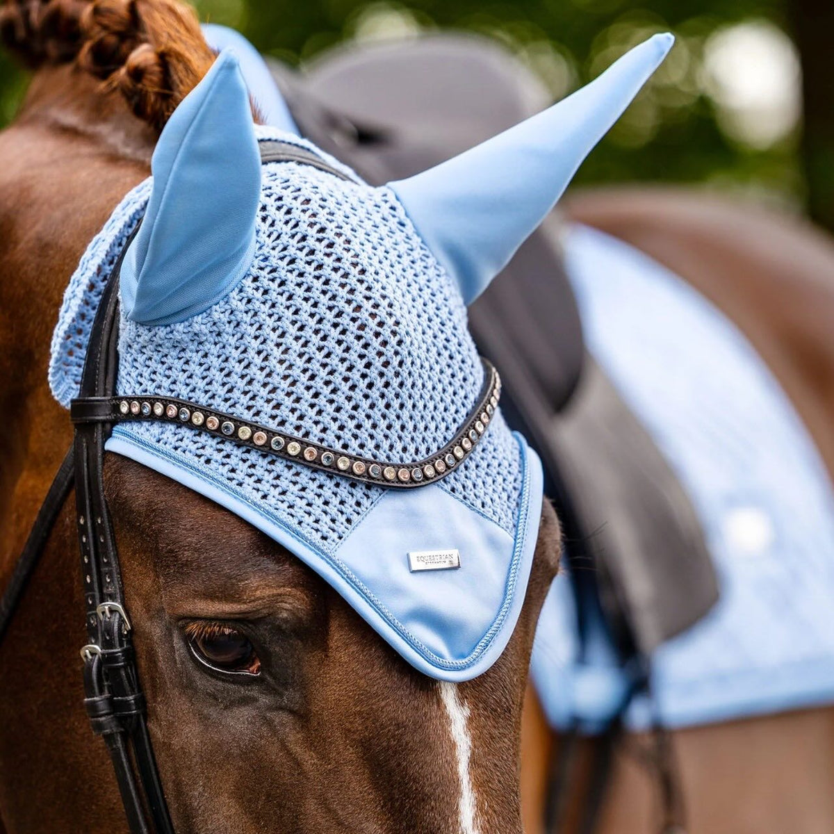Fliegenmütze Modern Midsummer Blue Fliegenhaube, Midsummer Blue, Pferd trägt sie.