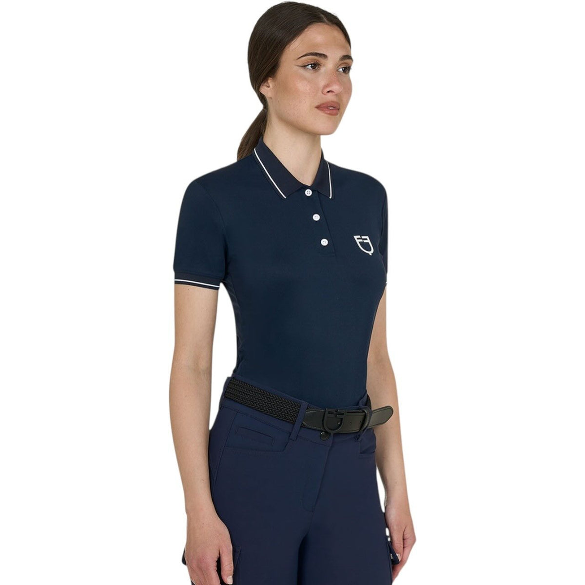 Equestro Poloshirt Damen FS 2026 T-Shirt, Navy Blazer/White, an Model getragen.