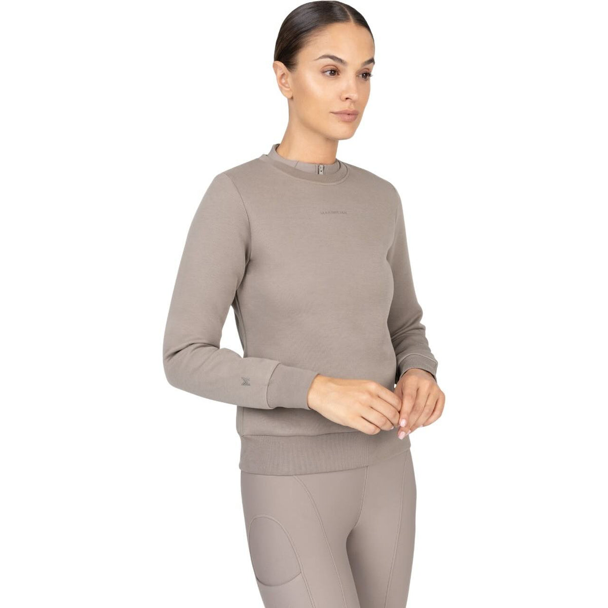 Maximilian Equestrian Sweatshirt Damen Loft Langarmshirt, Grau, Person trägt das Produkt.