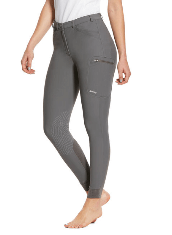 Breeches Triton Knee Grip, Plum Grey, Person trägt die Reithose in Ganzkörperansicht.