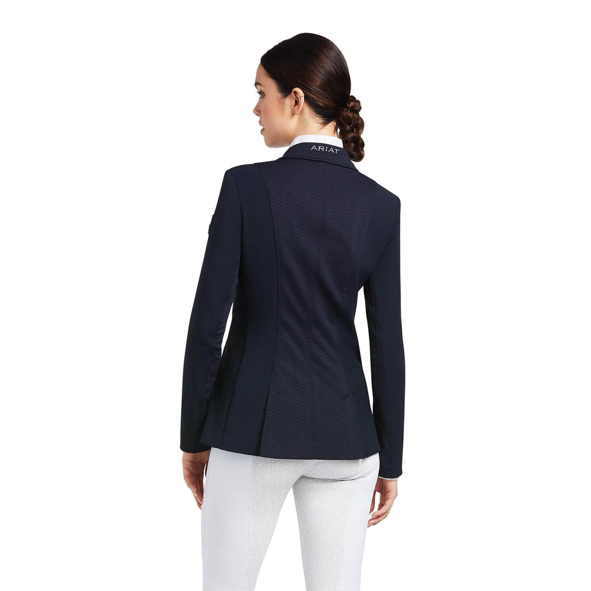 Ariat Jacket Damen Galatea Show Coat Classic Turnierjacket, Dunkelblau, Rückansicht an Frau.