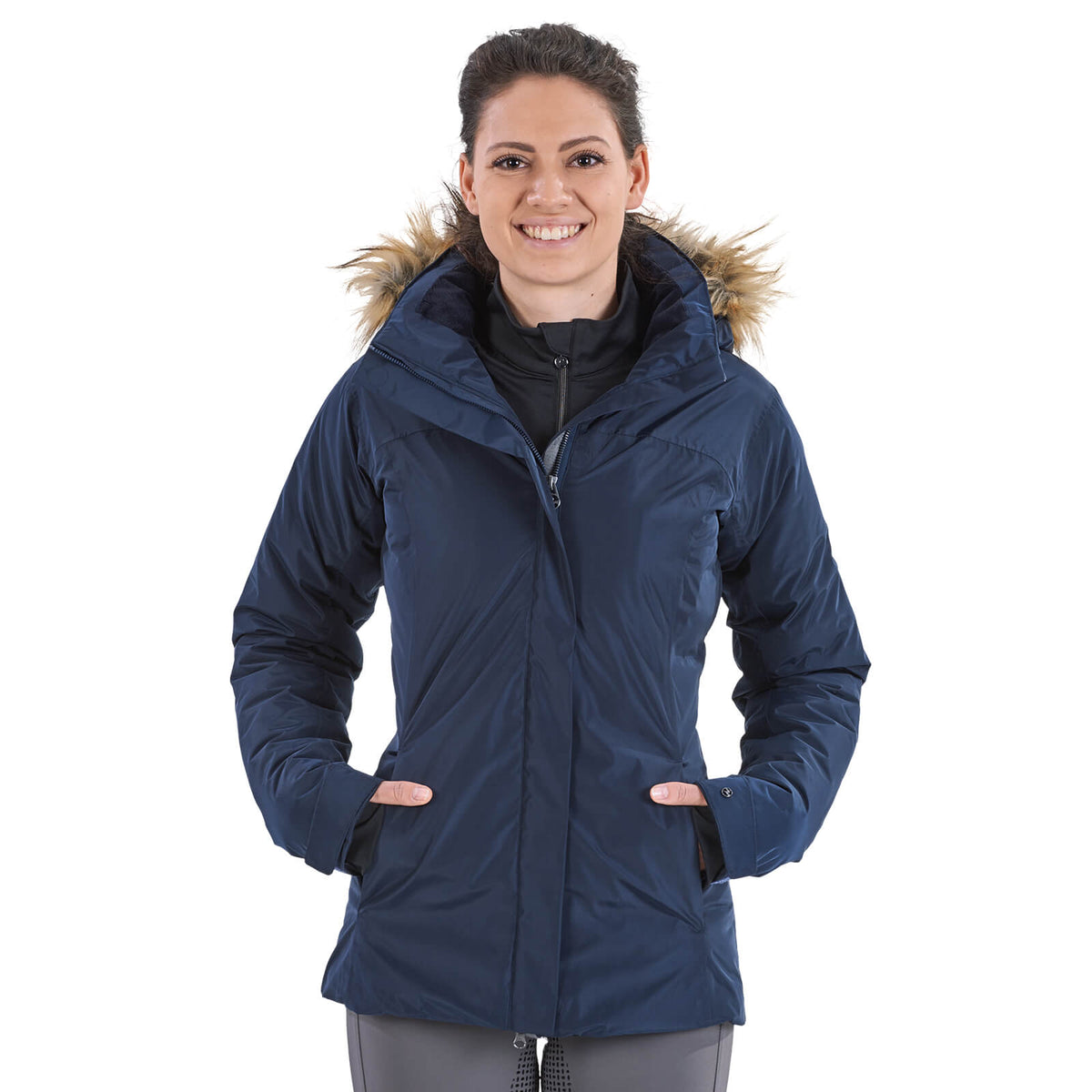 BUSSE Regenmantel Aurora Damenjacke, Navy, Frau trägt die Jacke.