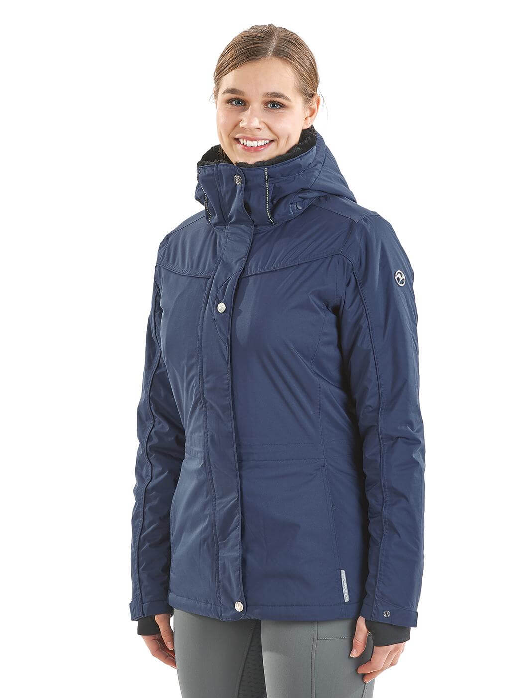 BUSSE Jacke Wensley, Dunkelblau, Frau trägt die Jacke.