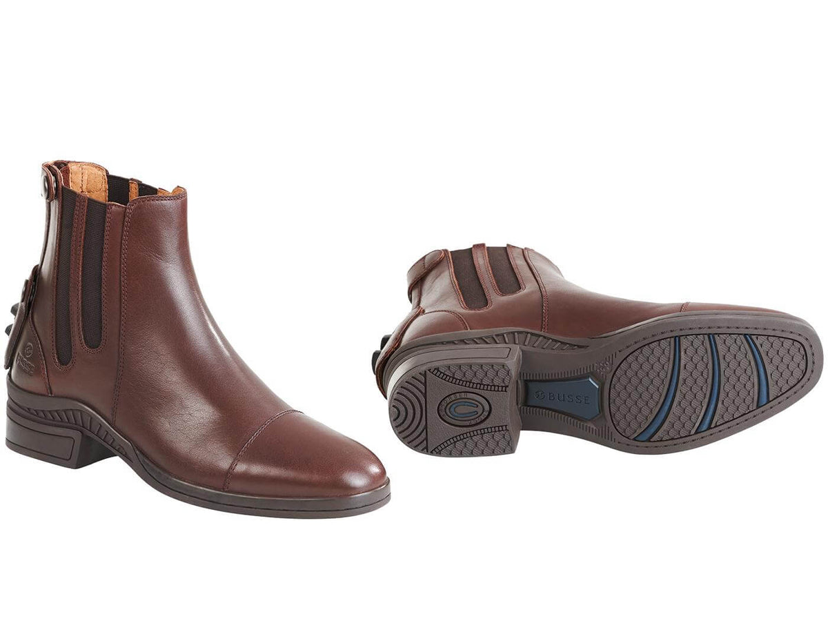 Jodhpur-Stiefelette Lille, Braun, Produkt und Sohle auf weißem Hintergrund.