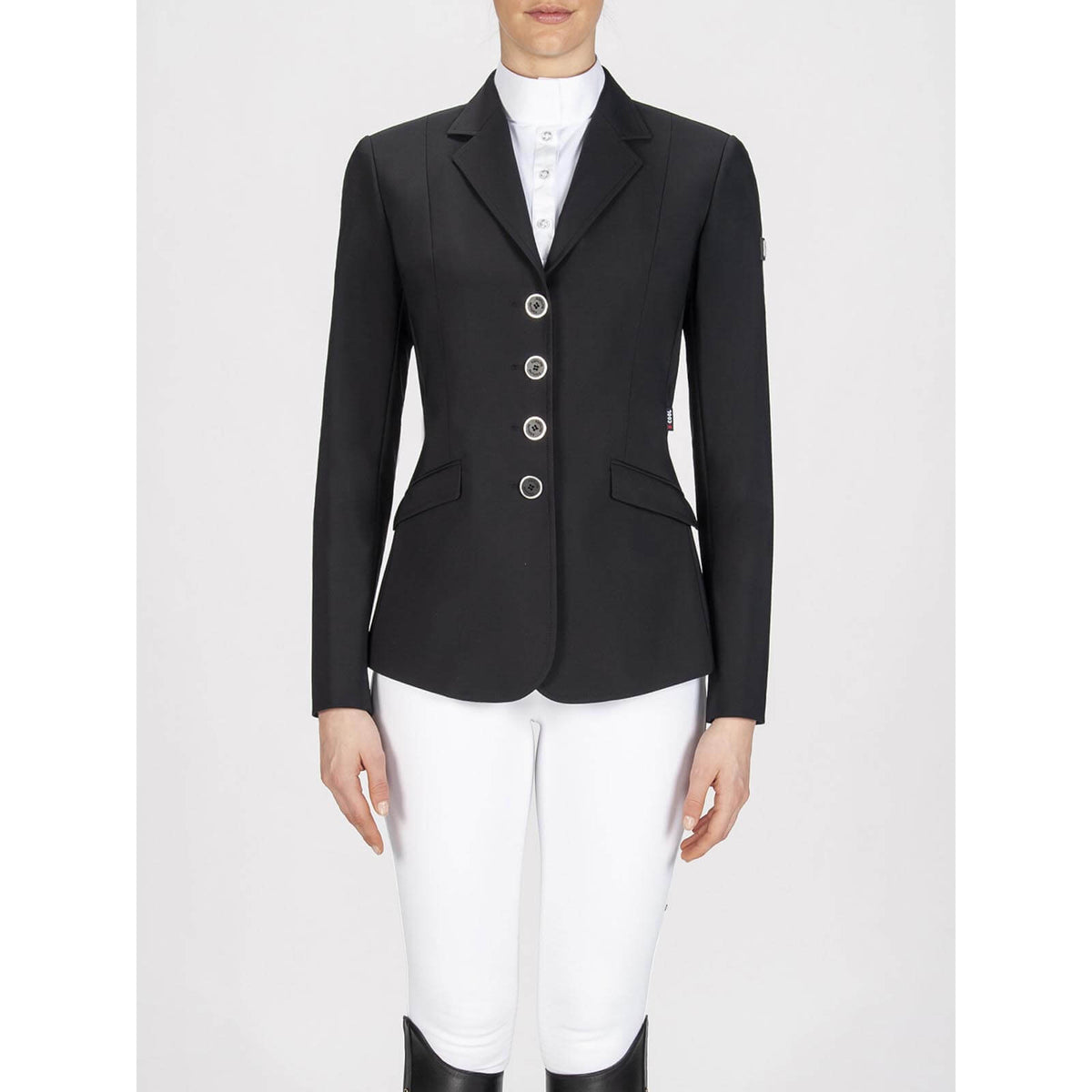 Turniersakko Damen Gait Reitjacket, Black, an Model getragen.