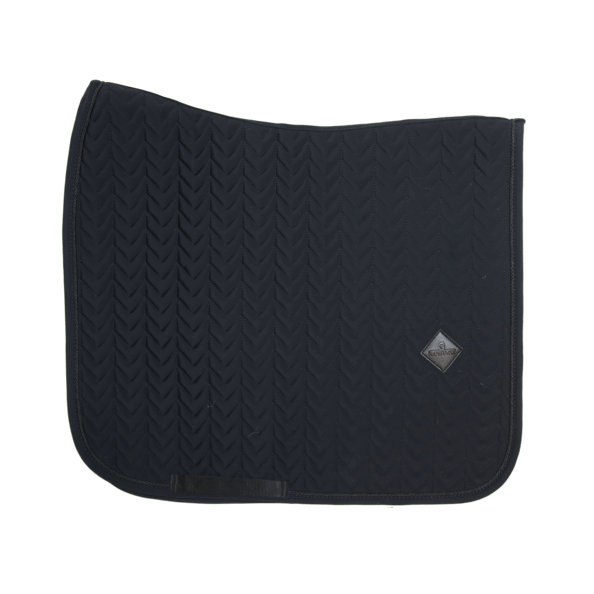 Dressurschabracke Fishbone Sattelunterlage, Schwarz, Produkt allein auf weißem Hintergrund.