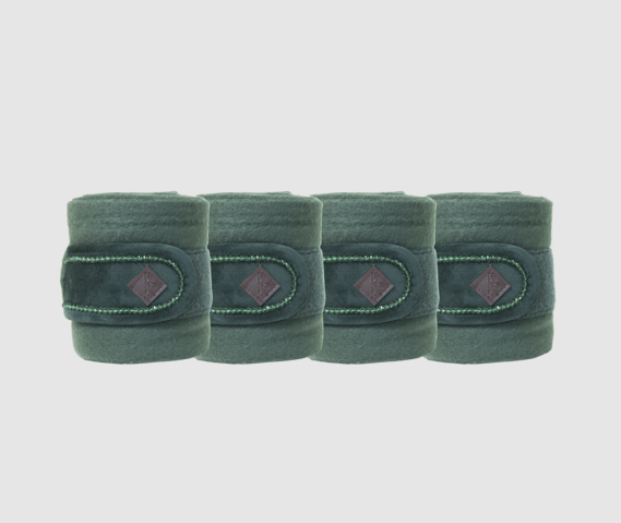 Fleecebandagen Velvet Pearls, Tannengrün, vier Bandagen nebeneinander auf hellem Hintergrund.