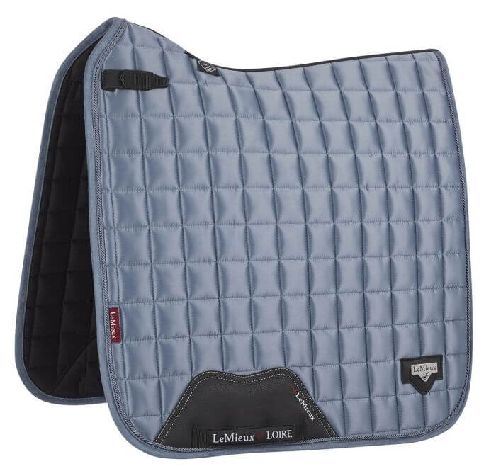LeMieux Schabracke LM Loire Classic Satin Dressage Square Dressurschabracke, Ice Blue, Produkt allein.