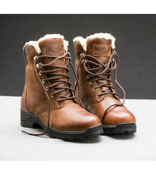 Schuhe Damen Snowy River Lace Reitboots, Braun, Paar Winterreitstiefel auf weißem Hintergrund.