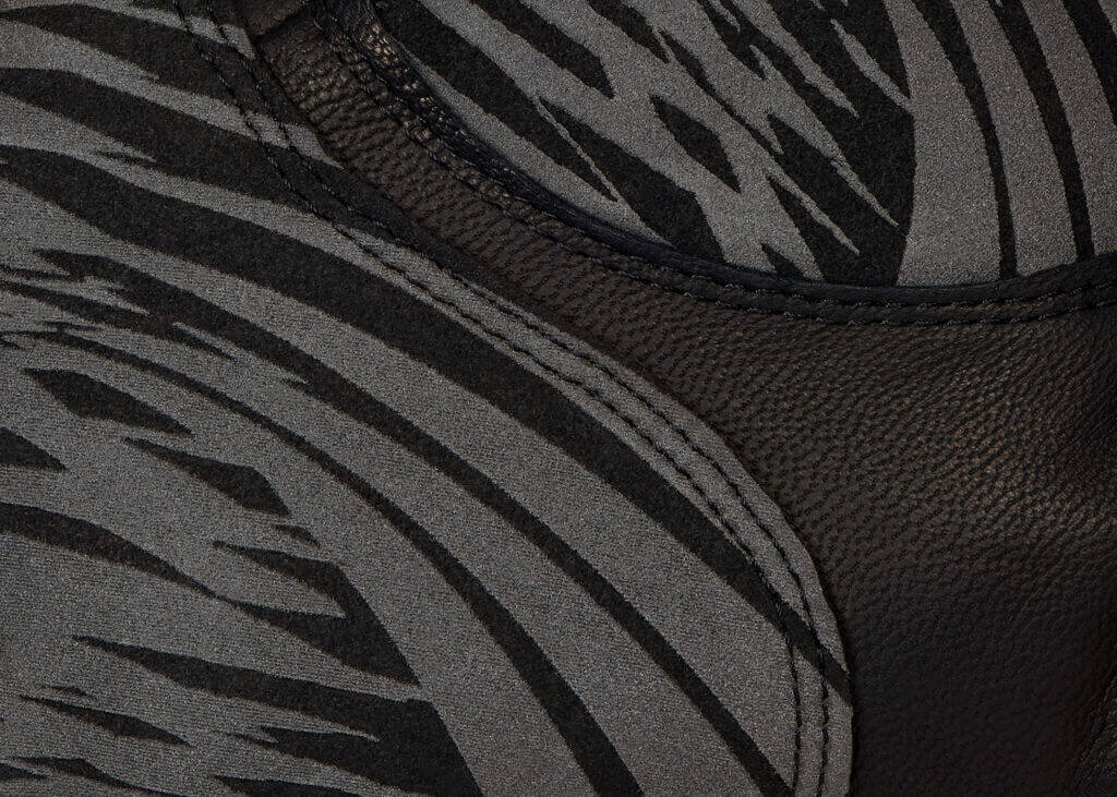 Reithandschuh V-Skin, Schwarz, Detailaufnahme des Handschuhs.