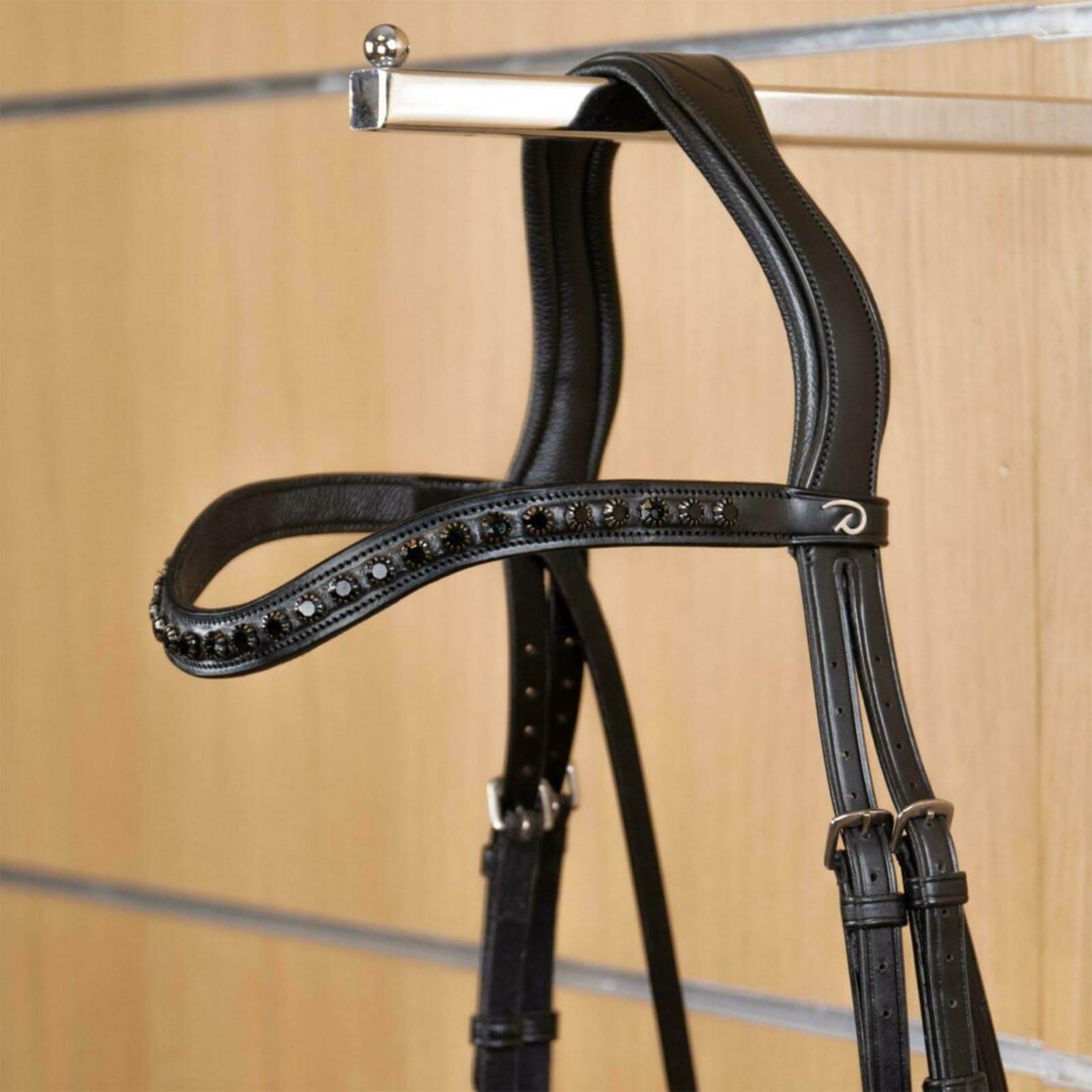 Stirnriemen in V-Form mit schwarzen Kristallen New English Collection