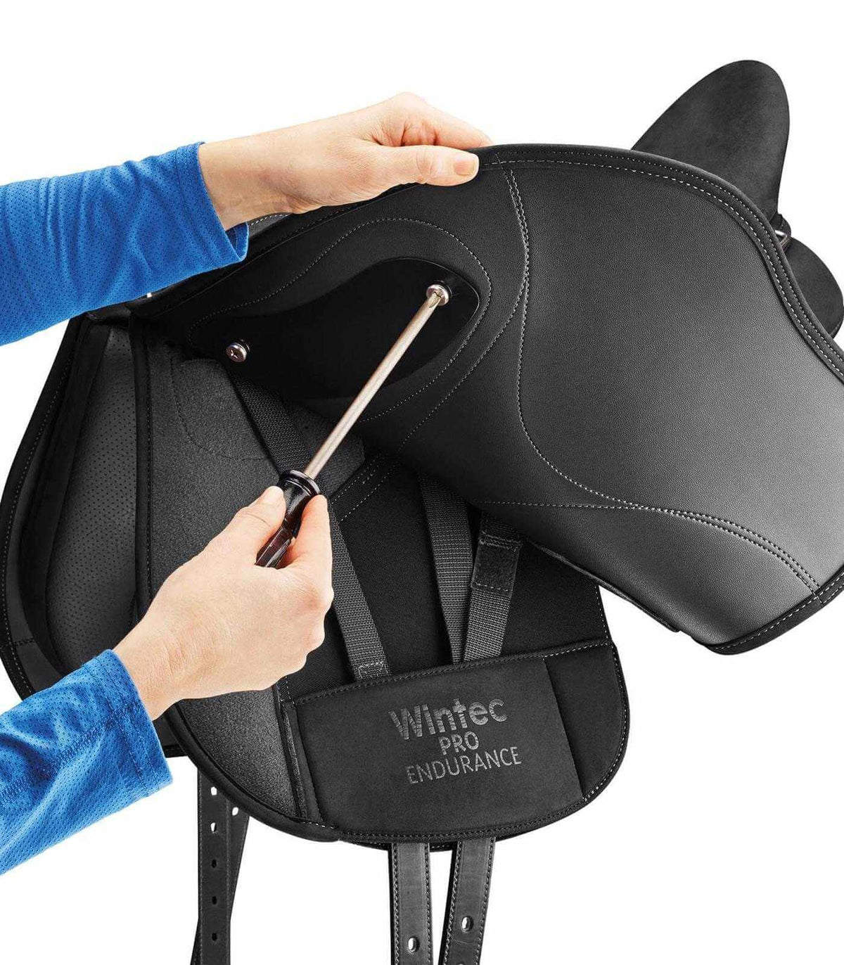 Wintec HART Pro Endurance Sattel, Schwarz, Detailaufnahme mit Einstellwerkzeug.