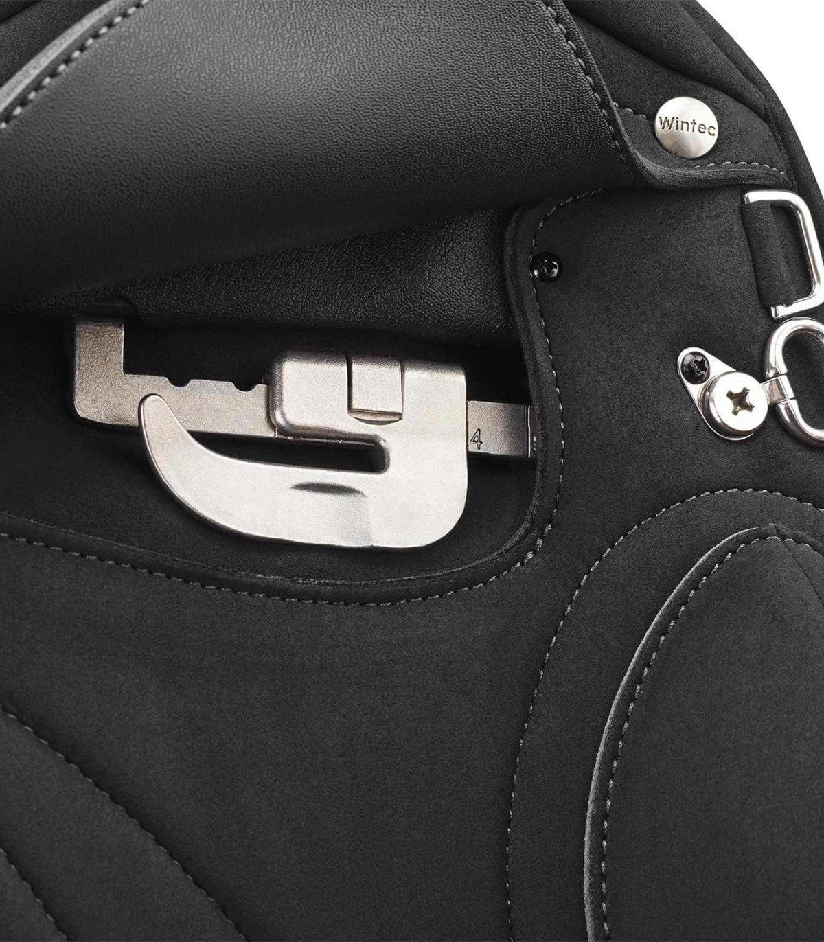 Wintec HART Pro Endurance Sattel, Schwarz, Detailaufnahme mit verstellbarem Beschlag.