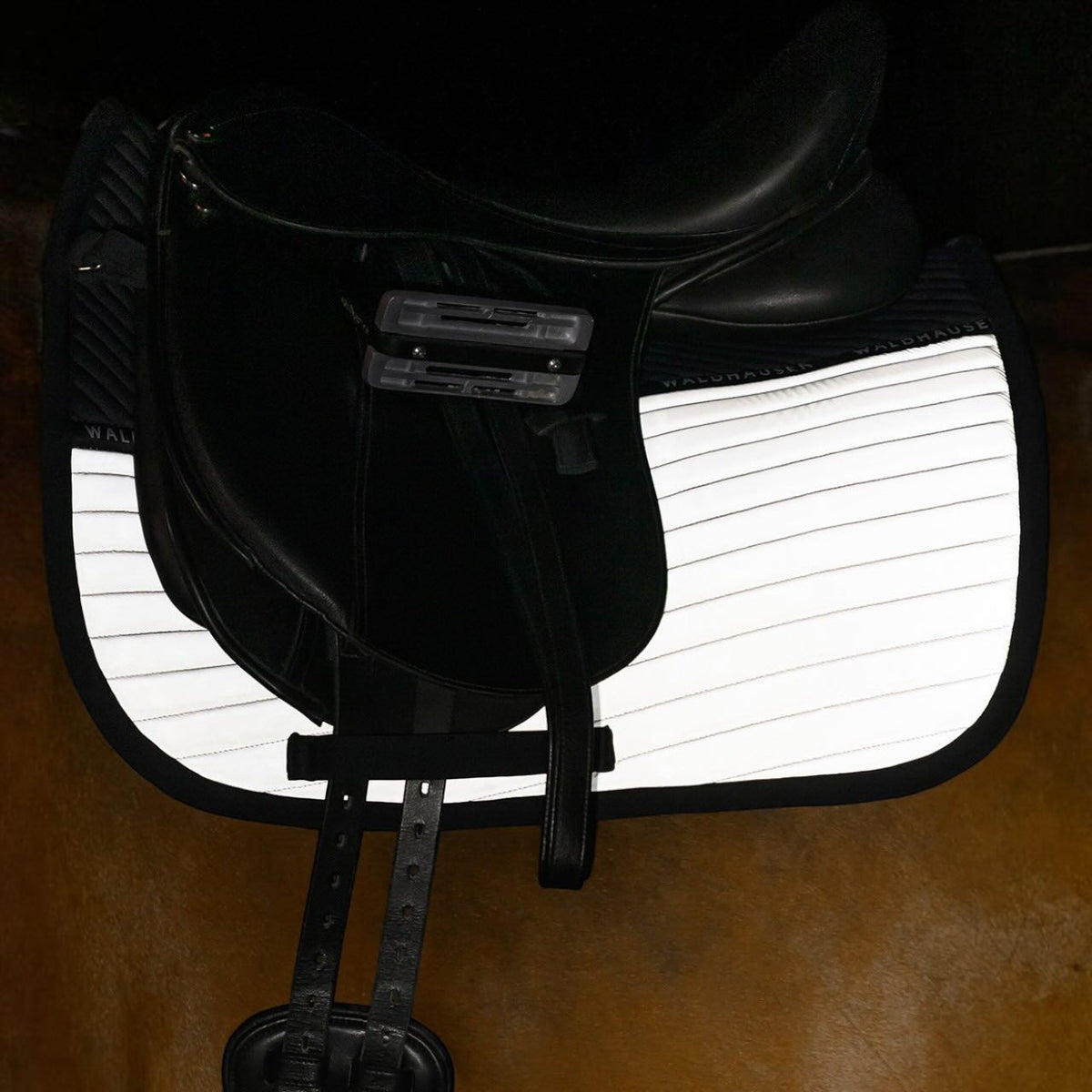 Dressurschabracke Reflex Reflektierende Schabracke