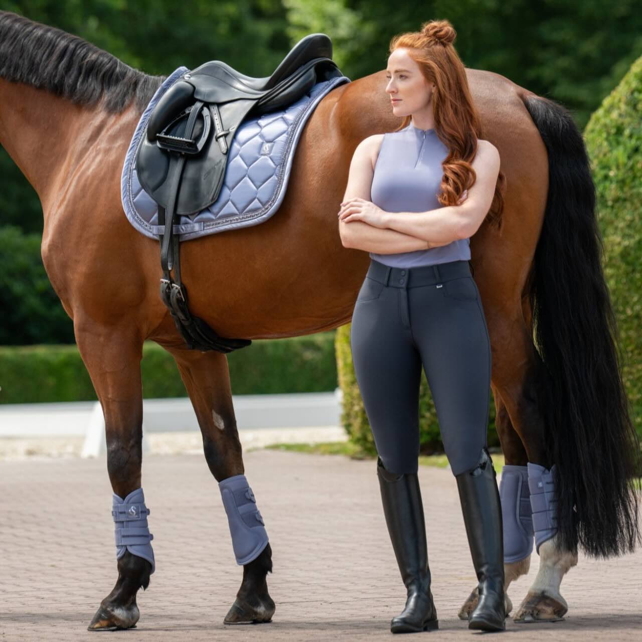 Dressurschabracke Satin Frills Classic Sports FS26 Sattelunterlage
