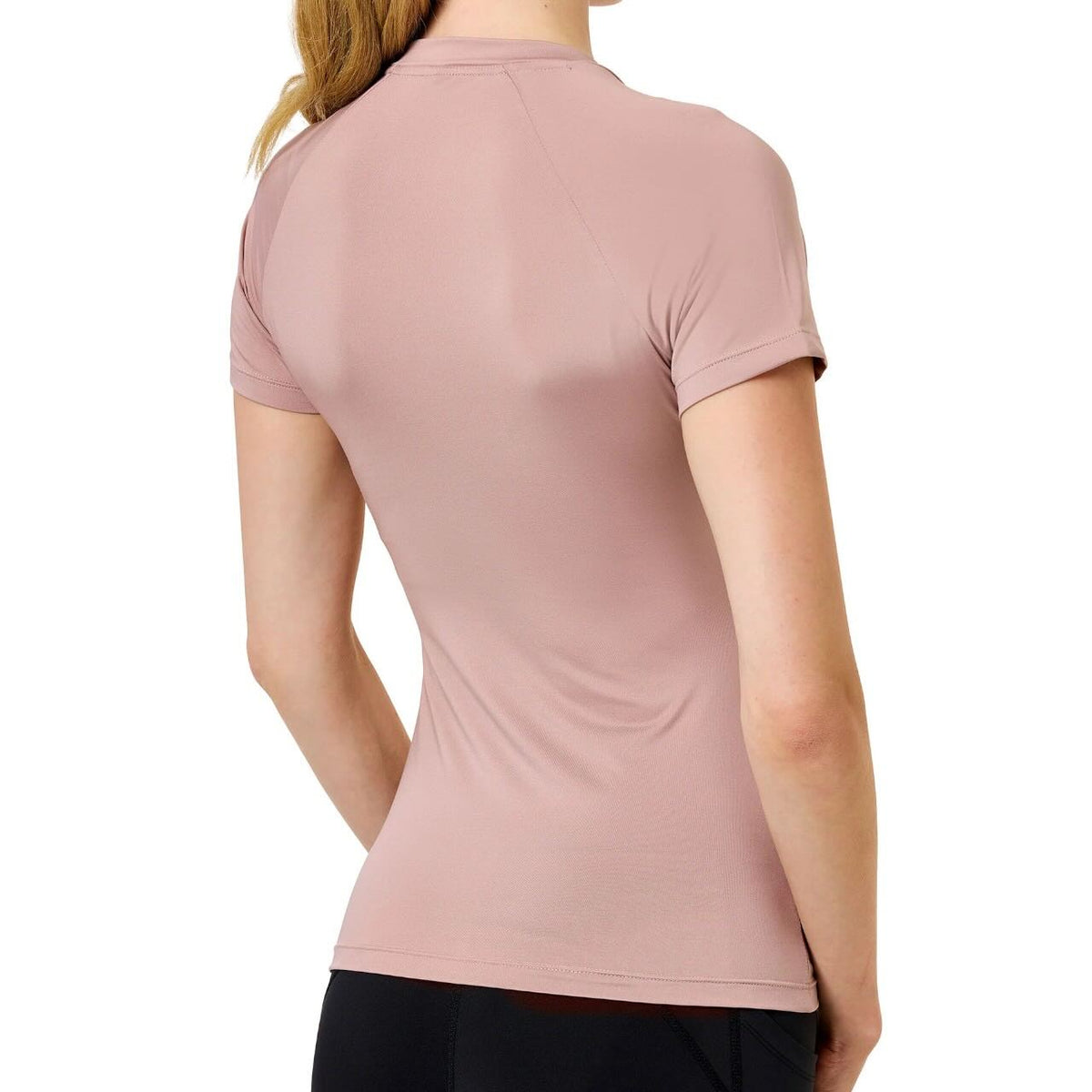 Baselayer Damen Kurzarm Dynamic Midsummer Blush Short Sleeve, Midsummer Blush, Person trägt das Produkt.