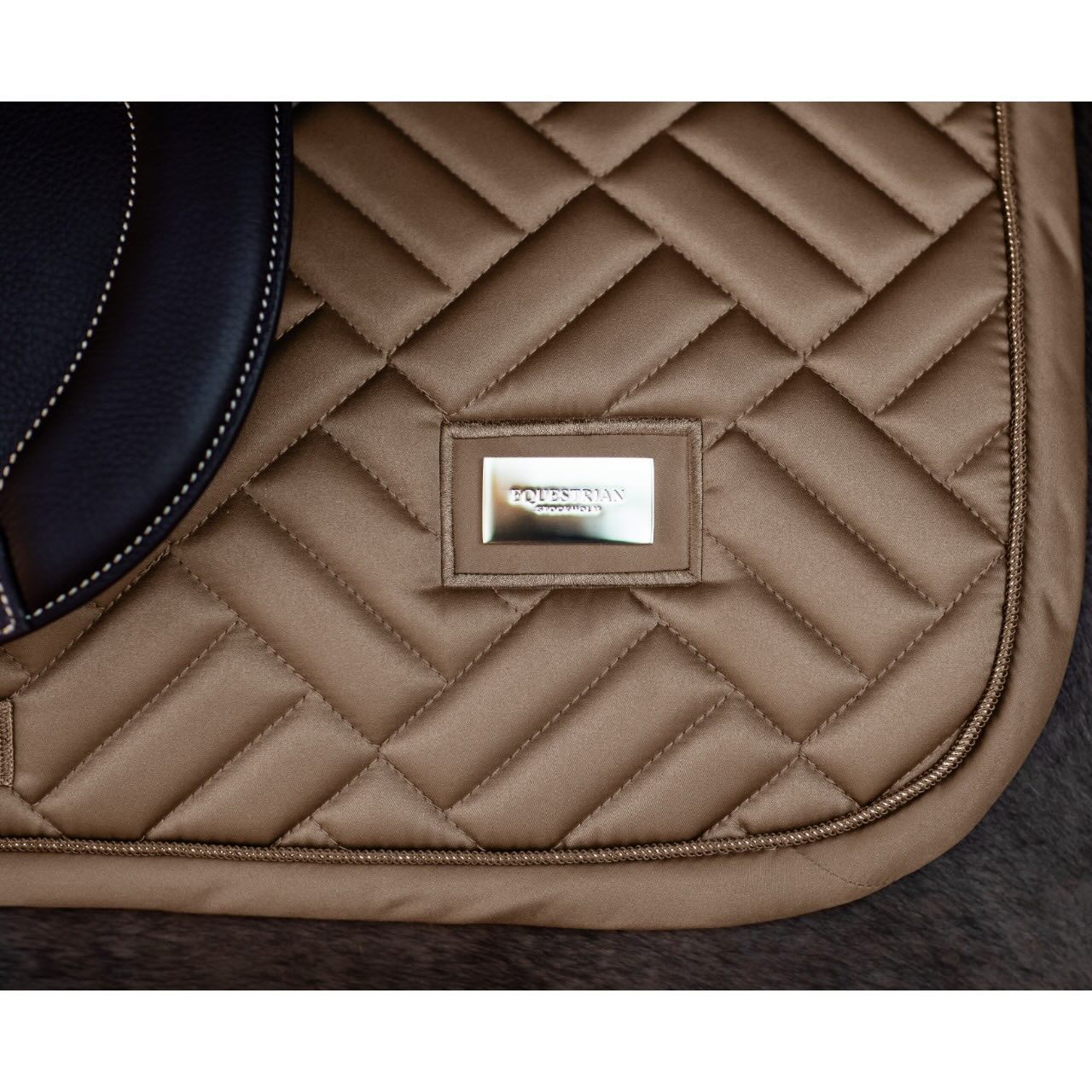 Springschabracke Modern Champagne Schabracke