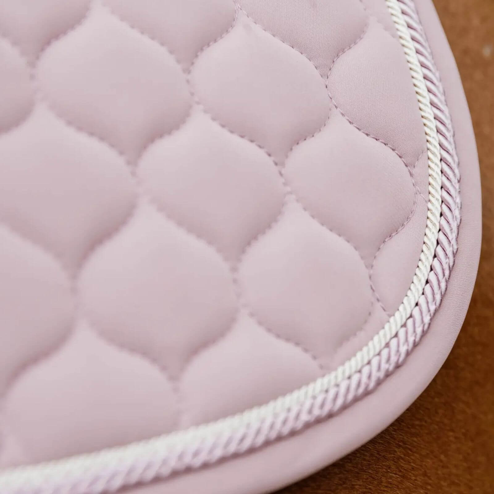Springschabracke Onion Quilt Rubber Logo Schabracke