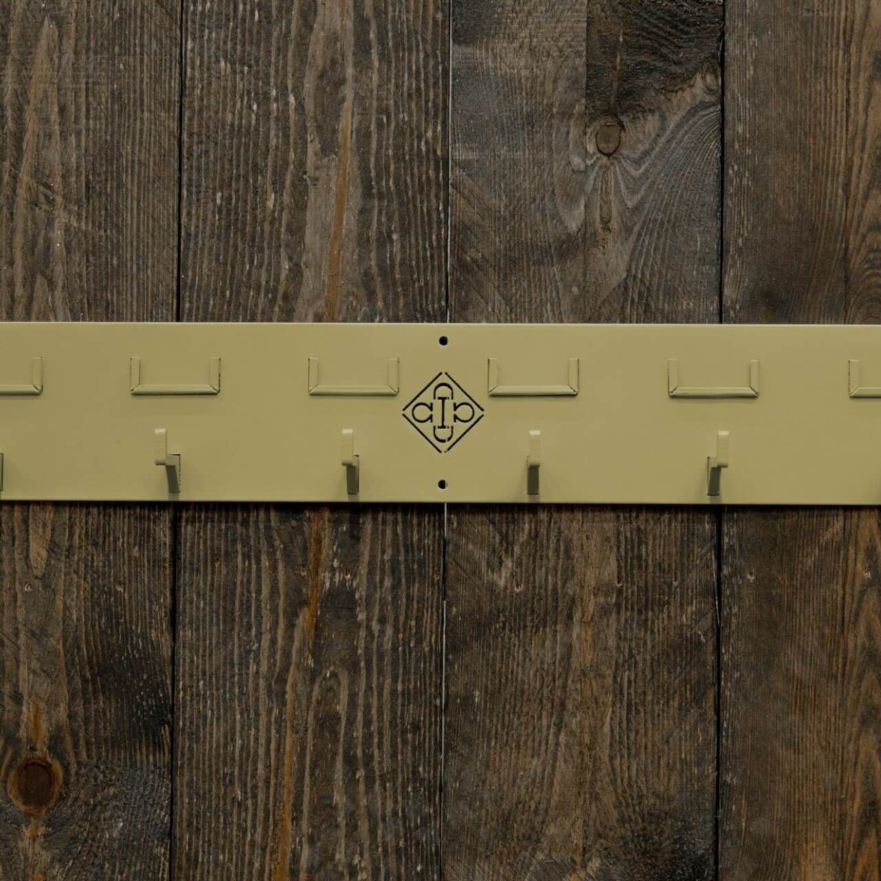 Trensenhalter mit 6 Haken und Namensschild Halter
