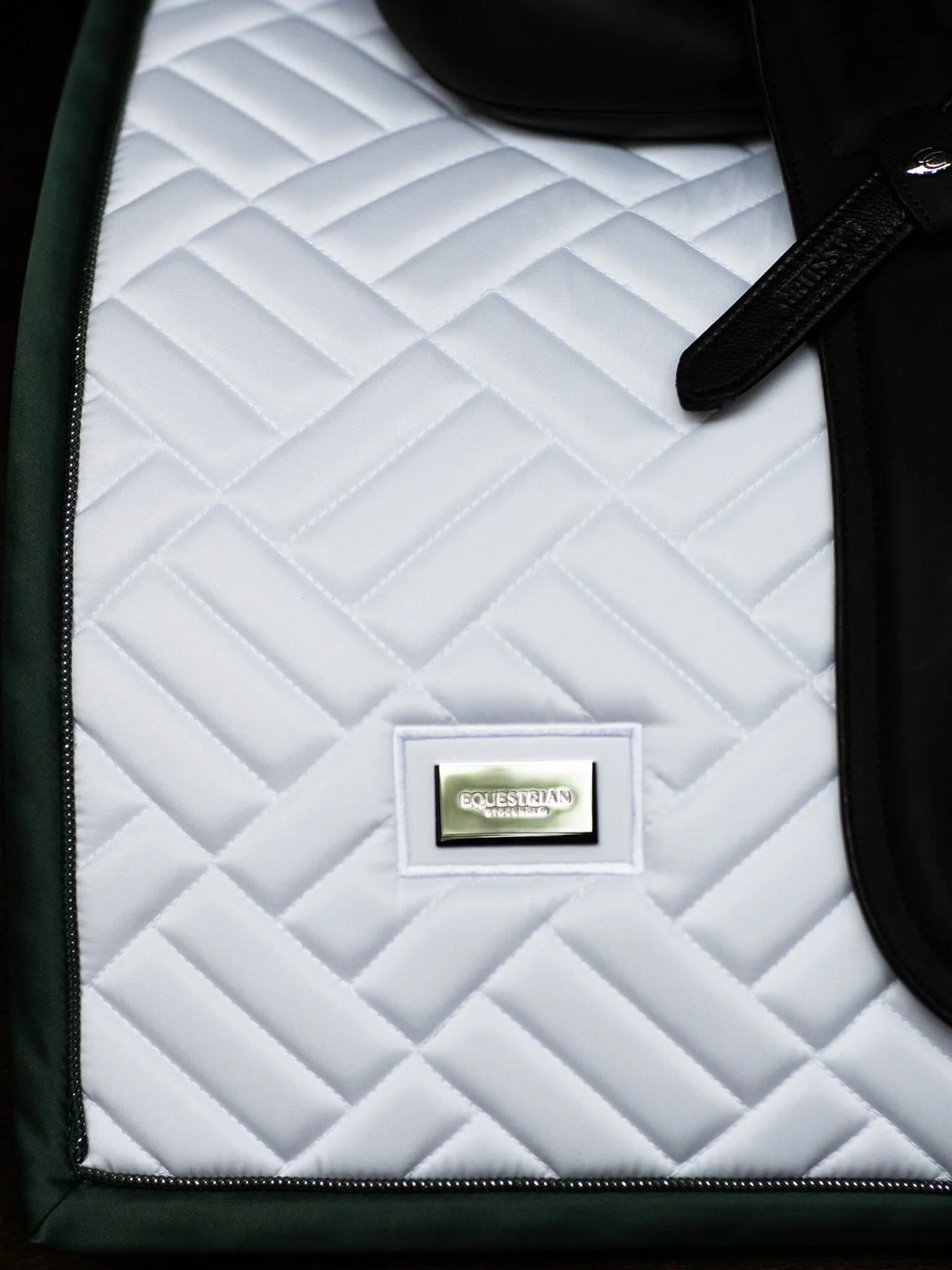 Dressurschabracke Modern White Sycamore Green Schabracke