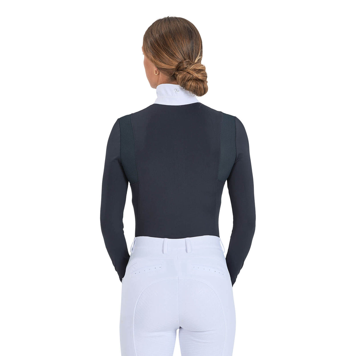 Turnier-Shirt Damen Granada Langarmshirt, Schwarz, Rückansicht an Reiterin getragen.