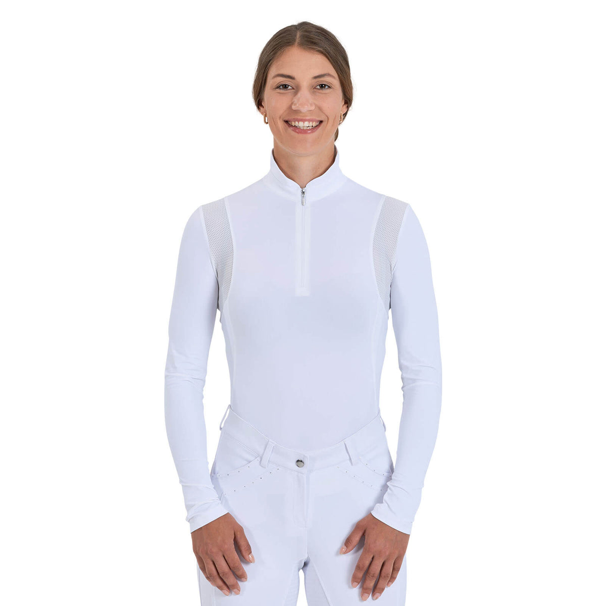 BUSSE Turnier-Shirt Damen Granada Langarmshirt, Weiß, an einer Frau getragen.