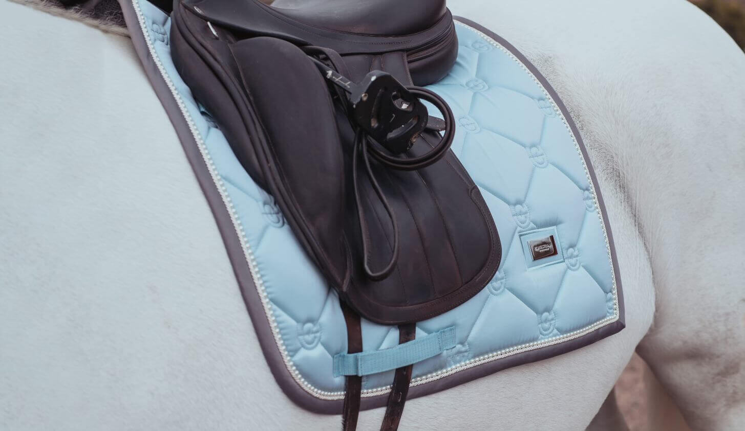 Dressurschabracke Ice Blue Pearl