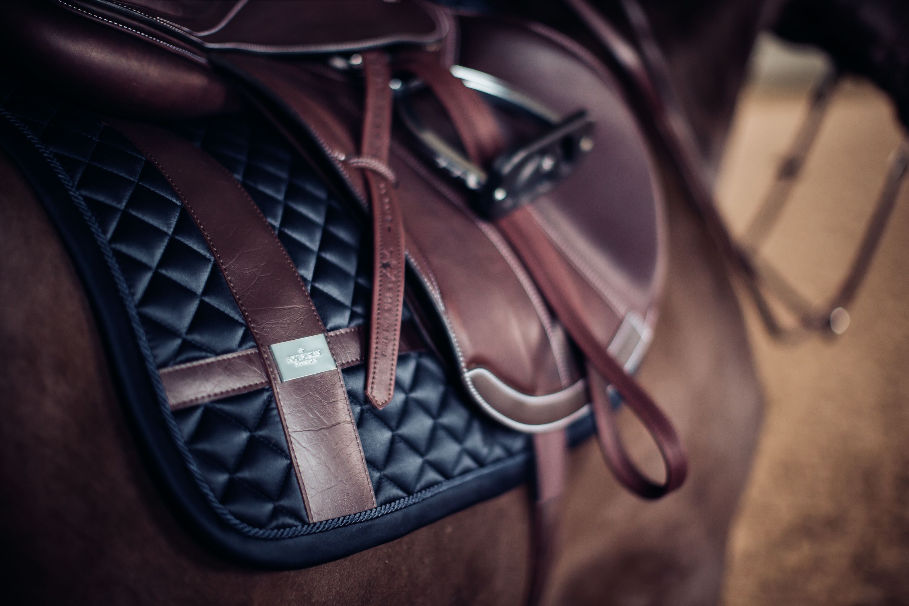 Springschabracke Leather Deluxe Silver