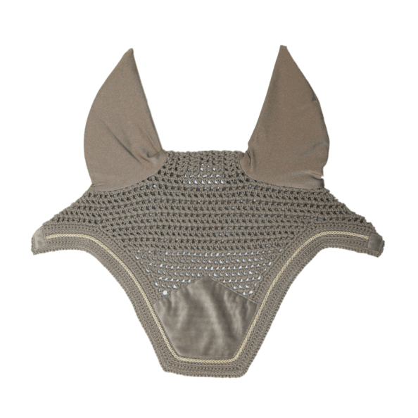 Fliegenmütze Wellington Basic Velvet Fliegenhaube, Beige, Produkt allein auf schwarzem Hintergrund.