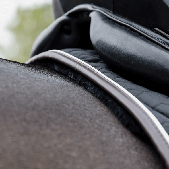 Springschabracke Skin Friendly Sternmuster Sattelunterlage