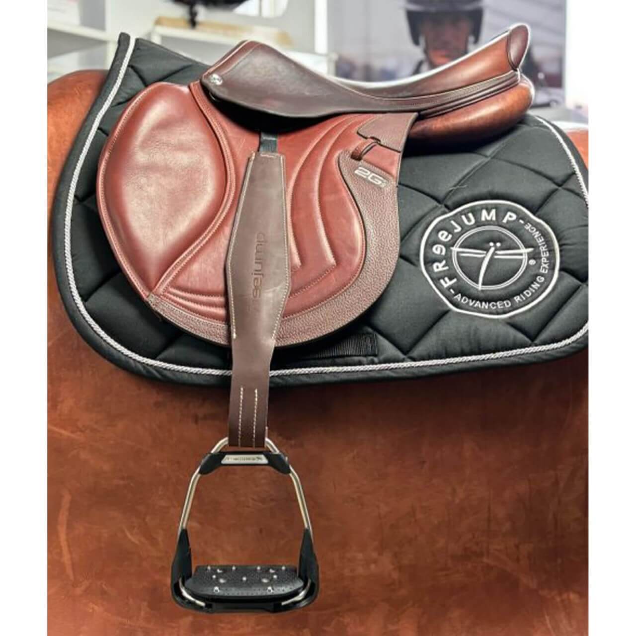 Freejump Steigbügelriemen Leathers 4X6 40mm Ledersteigbügelriemen Freejump Steigbügelriemen Leathers 4X6 40mm Ledersteigbügelriemen