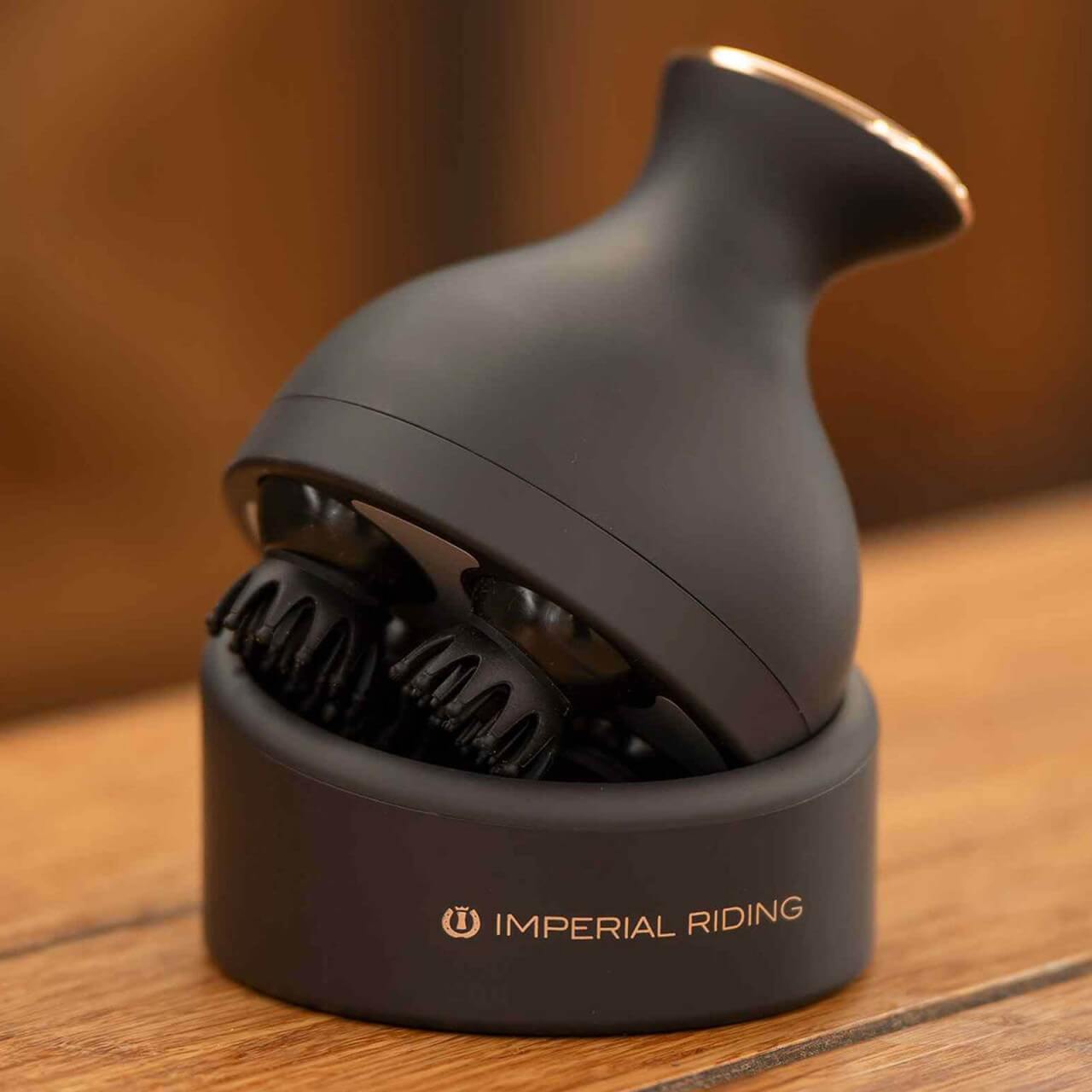 Imperial Riding Grooming & Relaxation Bürste IRHVolta Massagebürste Imperial Riding Grooming & Relaxation Bürste IRHVolta Massagebürste